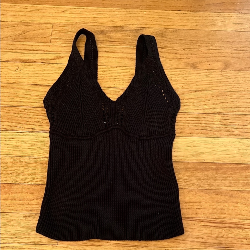 GAP Black Knit V-Neck Tank with Bust Shaping